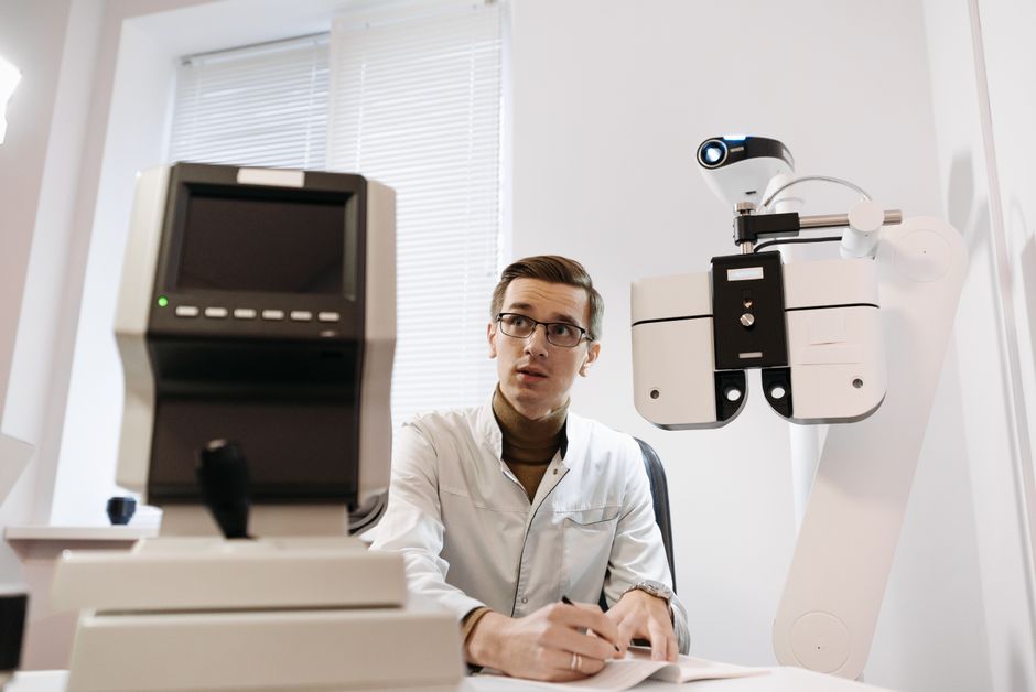 Що таке LASIK і як він відрізняється від інших методів