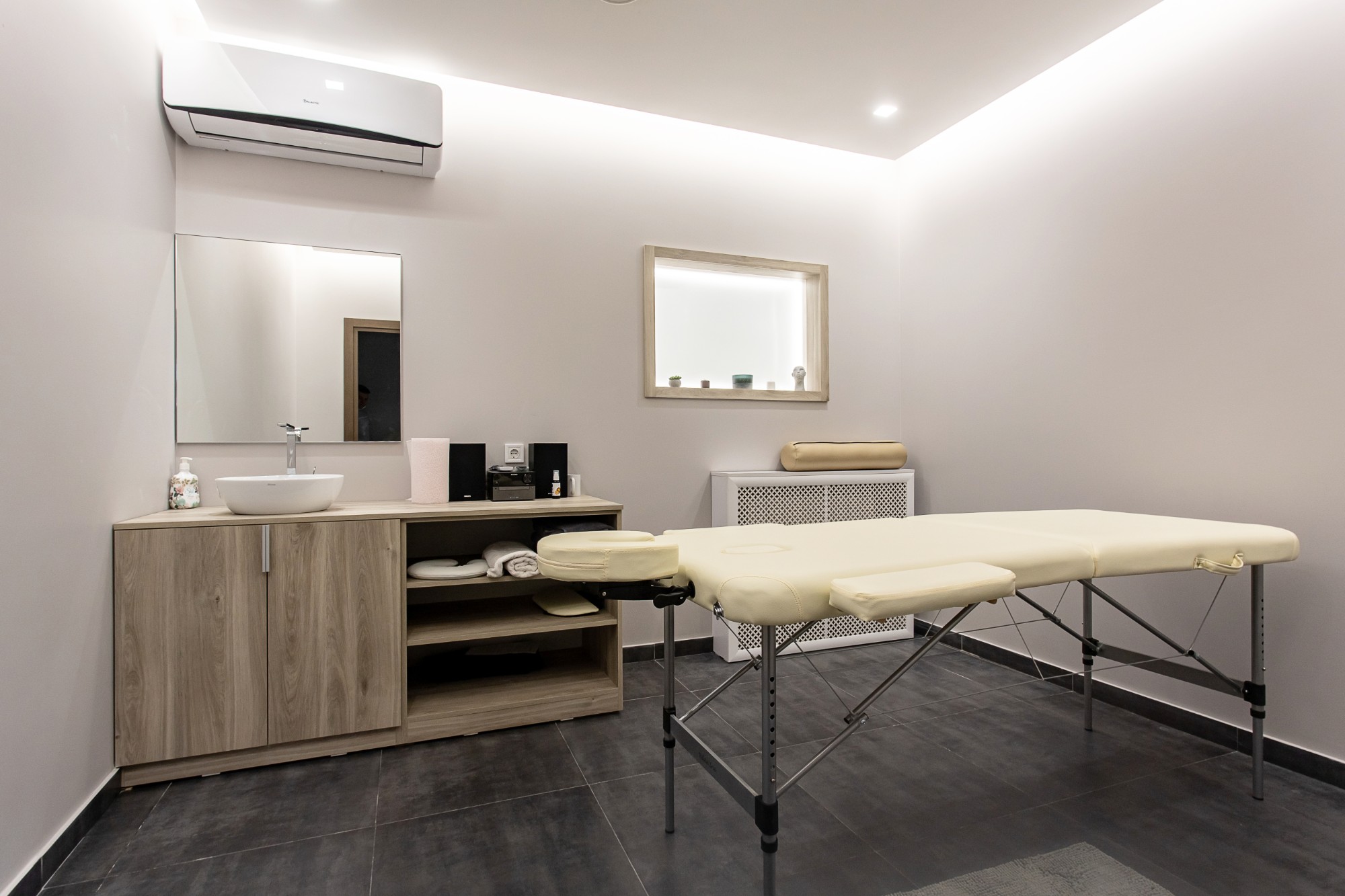 HairMed — центр лікування та трансплантації волосся — Кабінет масажу