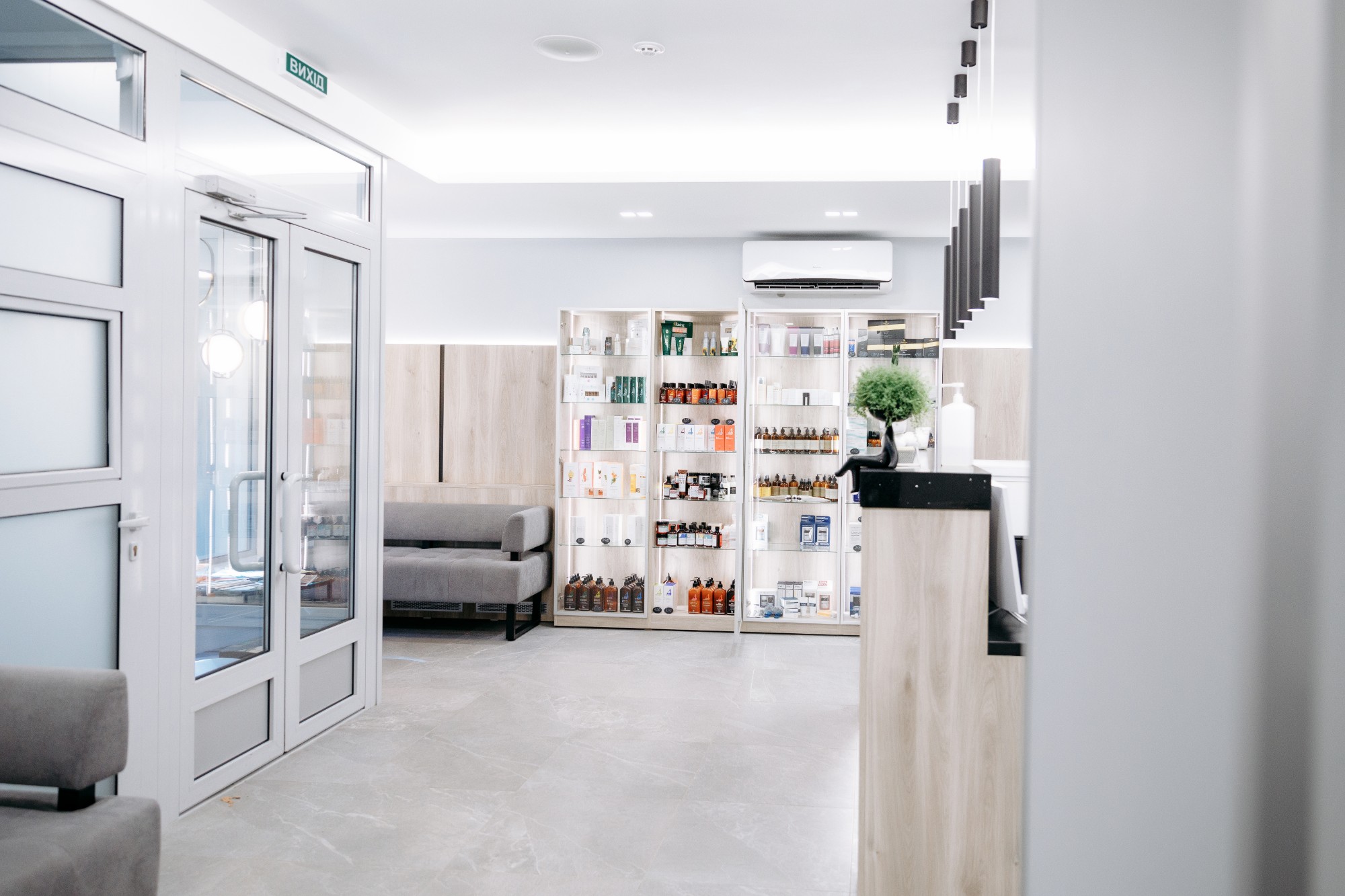 HairMed — центр лікування та трансплантації волосся — Зона очікування